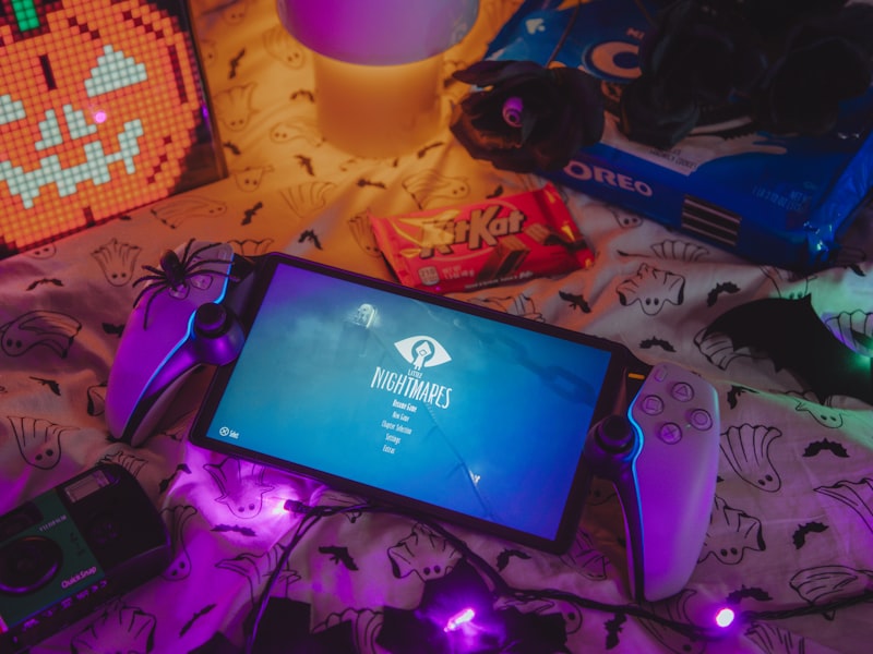 Priya N., Art & Grip-Tape UI